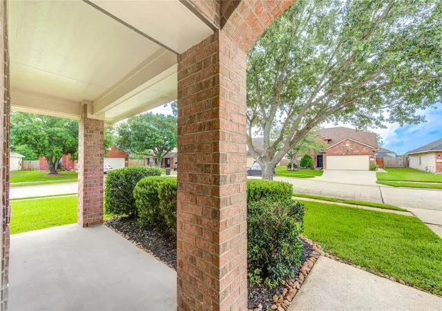 Homes for sale in Humble, TX | 2131 Pickwick Pines Dr, Humble, TX 77396 | MLS# 42638657