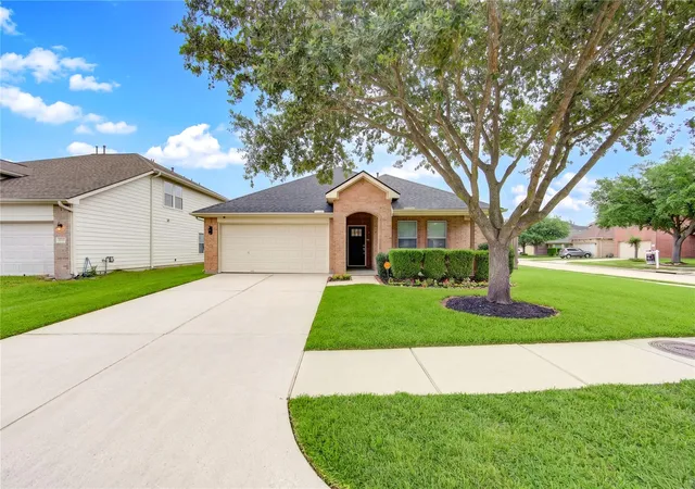 Homes for sale in Humble, TX | 2131 Pickwick Pines Dr, Humble, TX 77396 | MLS# 42638657
