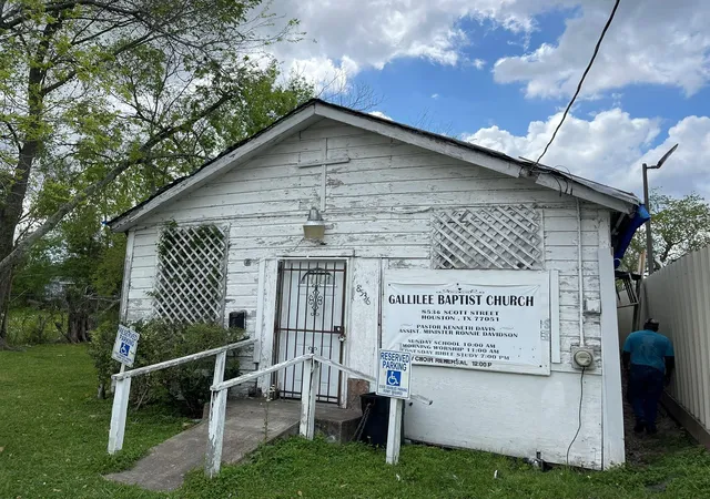 Photo 2 of Land for sale at 8536 Scott St, Houston, TX 77051 | MLS# 11740227 | Listing updated on 2026-03-28