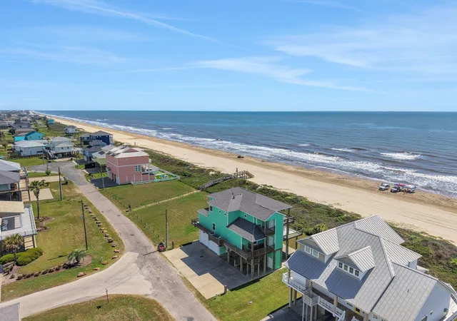 Homes for sale in Crystal Beach, TX | 2396 Sand Drift Ln, Crystal Beach, TX 77650 | MLS# 59220812