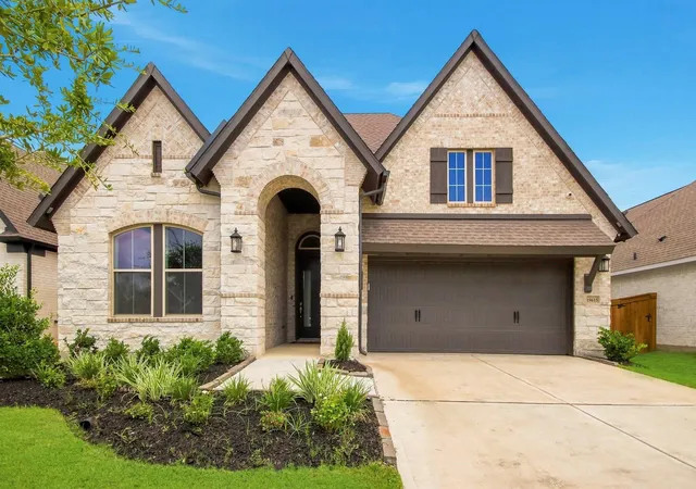 Photo 2 of Single family home for sale at 19615 Holly Pierce Dr, Cypress, TX 77433 | MLS# 56906683 | Listing updated on 2026-09-19