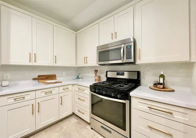 Photo 2 of Sale Pending at 20503 Spring Aspen Ln, Spring, TX 77388 | MLS# 10381520 | Listing updated on 2026-09-17