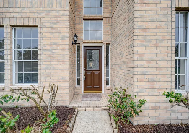 3rd image of 11906 Dinosaur Valley Dr, Sugar Land, TX 77498 | MLS# 64810639