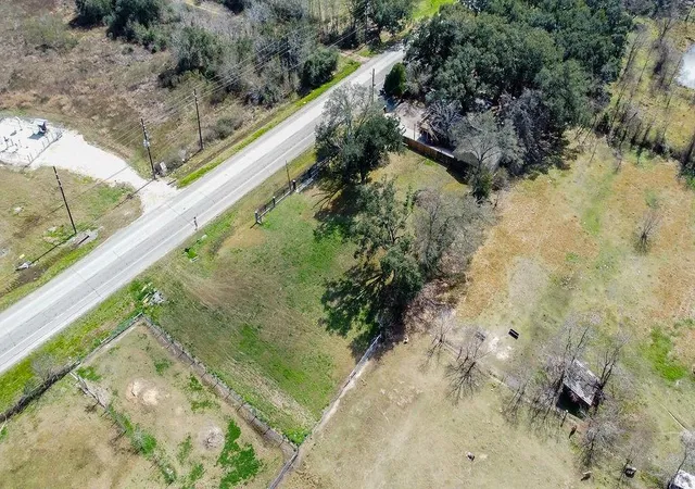 Photo 3 of Sale Pending at 6102 Masters Rd, Manvel, TX 77578 | MLS# 15918373 | Listing updated on 2026-09-13
