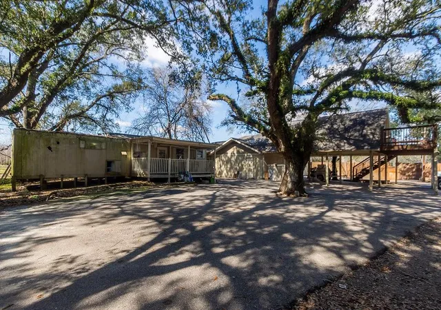 Photo 3 of Sale Pending at 6102 Masters Rd, Manvel, TX 77578 | MLS# 15918373 | Listing updated on 2026-09-13