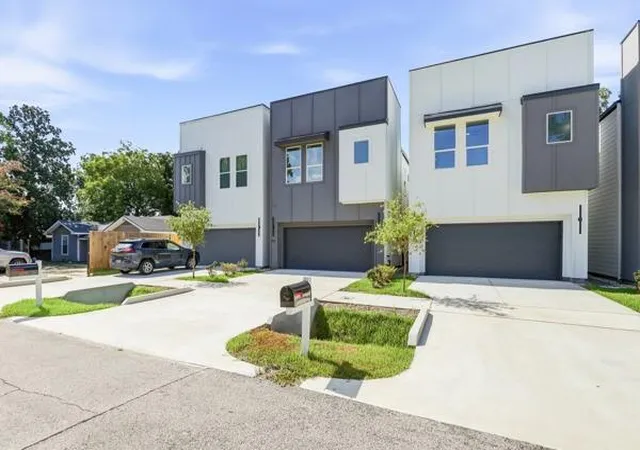 Photo 2 of Single family home for sale at 110 Luetta St, Houston, TX 77076 | MLS# 68285977 | Listing updated on 2026-08-23
