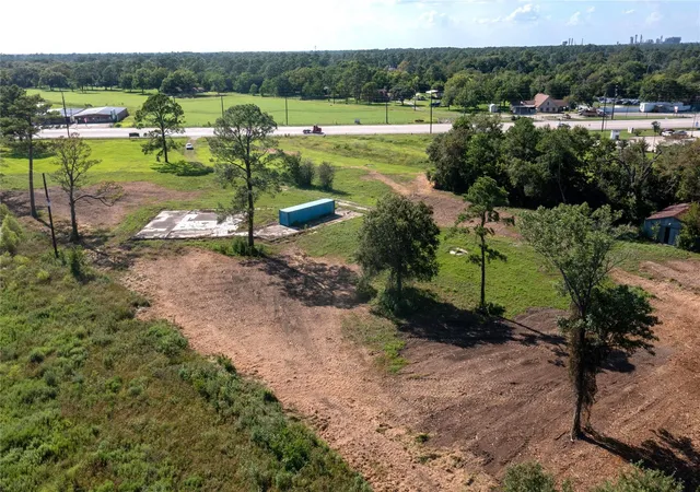 Photo 4 of Sale Pending at 6822 N Highway 146, Mont Belvieu, TX 77523 | MLS# 16979673 | Listing updated on 2026-08-14