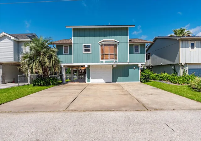 2nd image of 3 N Pelican St, La Marque, TX 77568 | MLS# 78382121