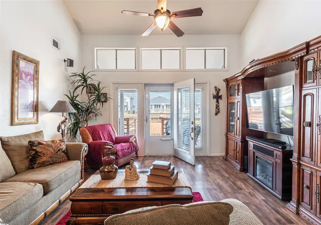 Photo 4 of Sale Pending at 3 N Pelican St, La Marque, TX 77568 | MLS# 78382121 | Listing updated on 2026-09-25