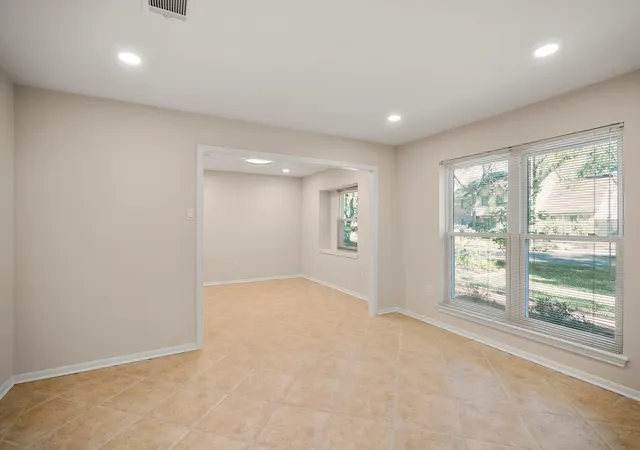 Photo 4 of Single family home for sale at 11611 Primwood Dr, Houston, TX 77070 | MLS# 73018964 | Listing updated on 2026-09-17