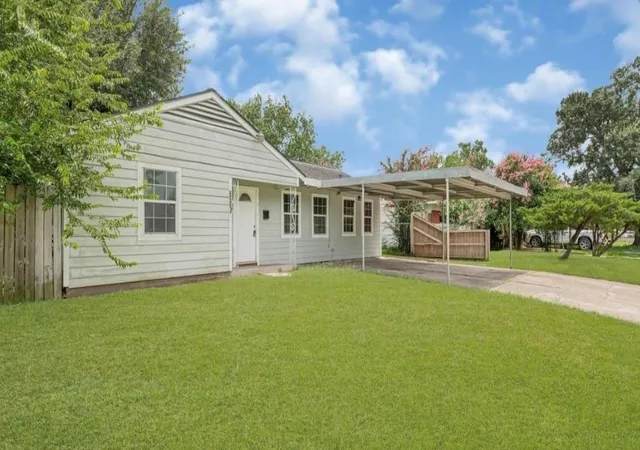 2nd image of 2210 Marshall St, Pasadena, TX 77506 | MLS# 34065746
