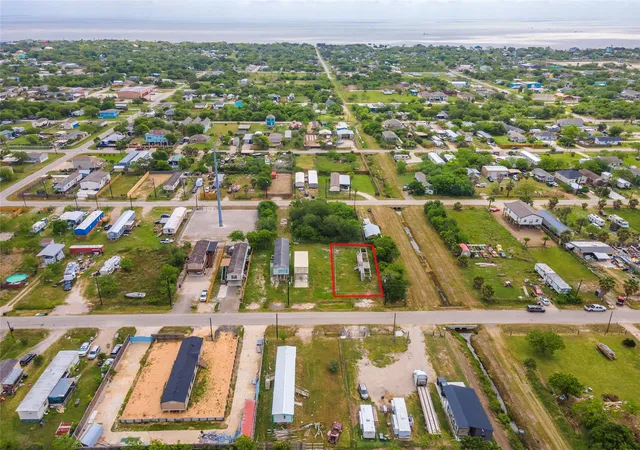 3rd image of 441 16Th St, Dickinson, TX 77539 | MLS# 10015596