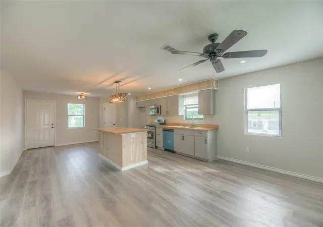 4th image of 646 Yaupon Cove Dr, Onalaska, TX 77360 | MLS# 15752397