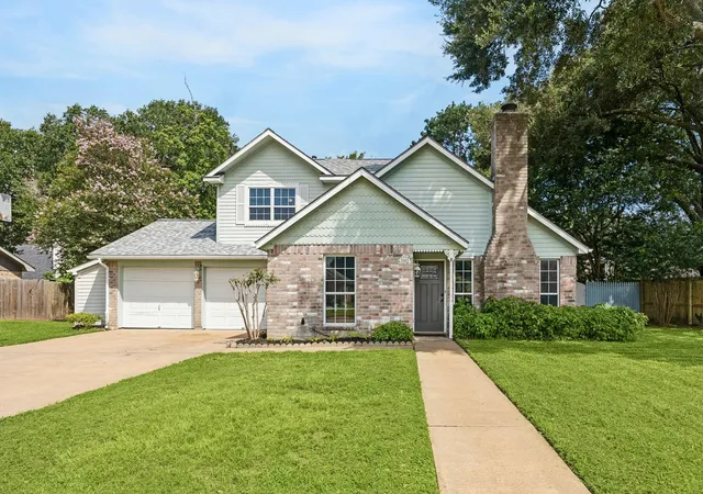 Homes for sale in Sealy, TX | 1003 Eagle Lake Rd, Sealy, TX 77474 | MLS# 92700731