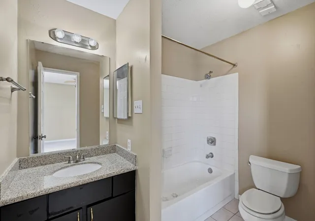 2nd image of 9800 Pagewood Ln, Houston, TX 77042