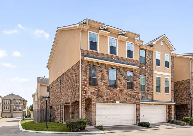 Photo 3 of Sale Pending at 7901 Bachwood Dr, Houston, TX 77040 | MLS# 82581521 | Listing updated on 2026-09-16