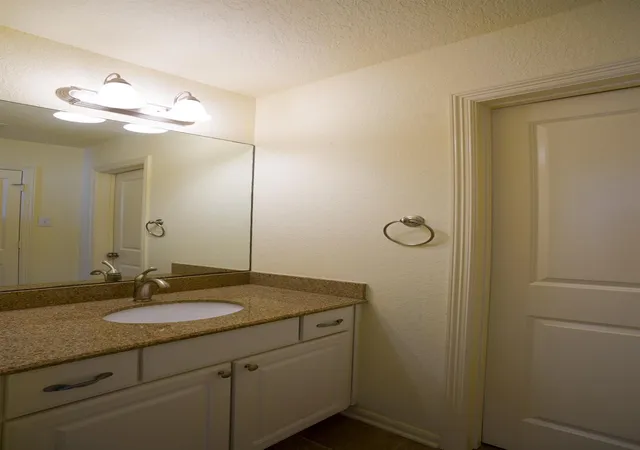 13th image of 6047 Yale St, Houston, TX 77076 | MLS# 37115300