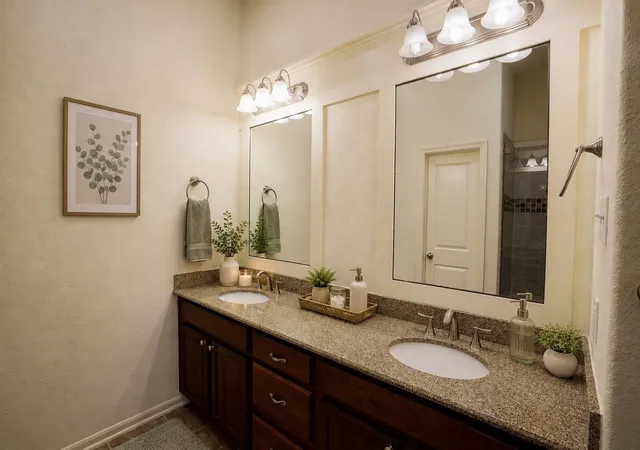 5th image of 6047 Yale St, Houston, TX 77076 | MLS# 37115300