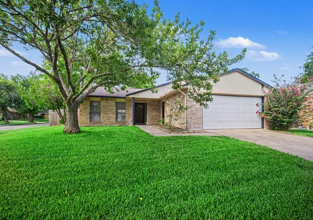 Photo 2 of Single family home for sale at 6713 Tara Dr, Richmond, TX 77469 | MLS# 55150114 | Listing updated on 2026-09-21