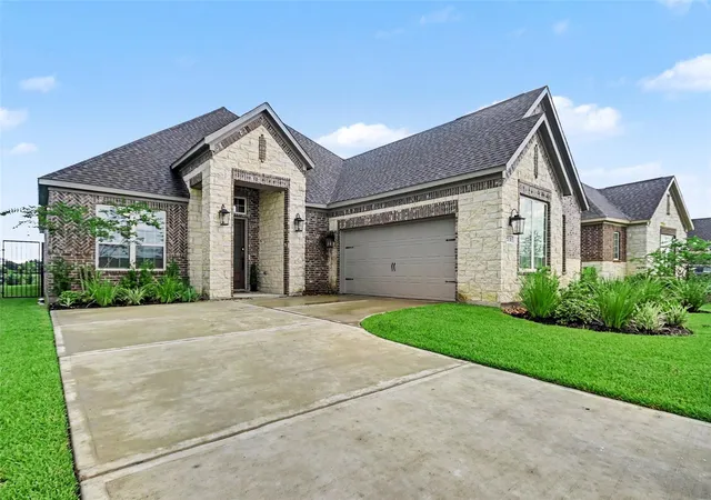 Photo 2 of Single family home for sale at 2131 Tioga View Dr, Rosharon, TX 77583 | MLS# 86003057 | Listing updated on 2026-09-05