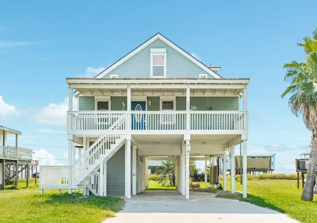 Homes for sale in Surfside Beach, TX | 805 Seashell Dr, Surfside Beach, TX 77541 | MLS# 67728000