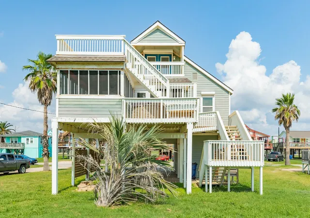 Homes for sale in Surfside Beach, TX | 805 Seashell Dr, Surfside Beach, TX 77541 | MLS# 67728000