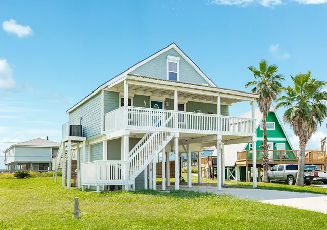 Homes for sale in Surfside Beach, TX | 805 Seashell Dr, Surfside Beach, TX 77541 | MLS# 67728000