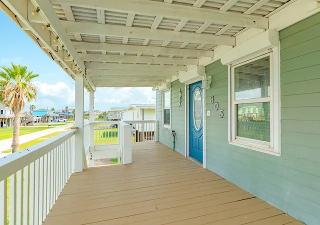 Homes for sale in Surfside Beach, TX | 805 Seashell Dr, Surfside Beach, TX 77541 | MLS# 67728000