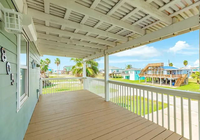 Homes for sale in Surfside Beach, TX | 805 Seashell Dr, Surfside Beach, TX 77541 | MLS# 67728000