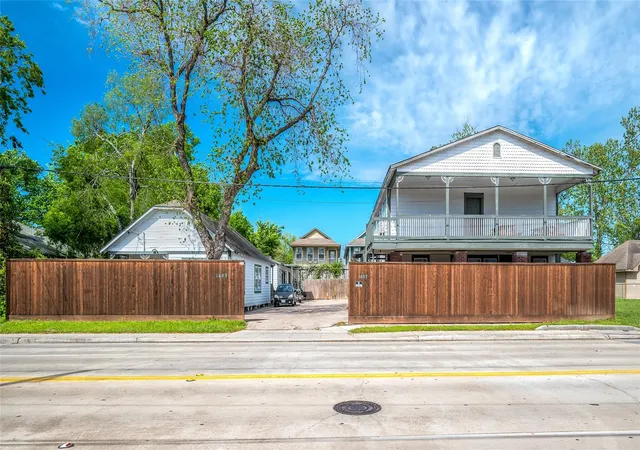 Photo 1 of Multi family home for sale at 1603 Airline Dr, Houston, TX 77009 | MLS# 21820994 | Listing updated on 2026-07-22