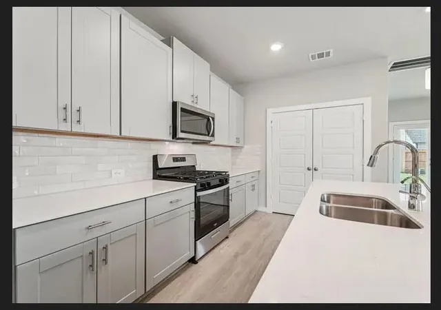 2nd image of 12015 Marlin Strait Dr, Baytown, TX 77523 | MLS# 19720231