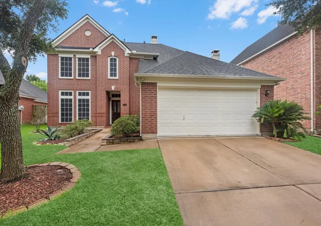 Photo 2 of Single family home for sale at 5724 Shady Holw Ct, Rosharon, TX 77583 | MLS# 92658752 | Listing updated on 2026-08-30