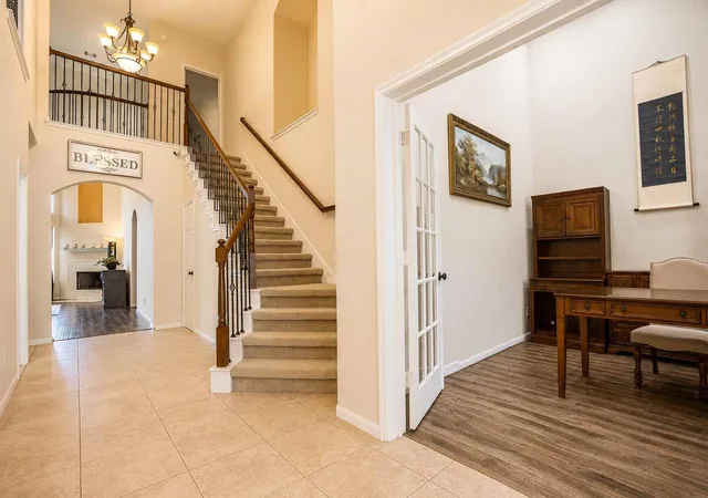 5th image of 4915 White Barrow Crk, Sugar Land, TX 77479 | MLS# 93594889