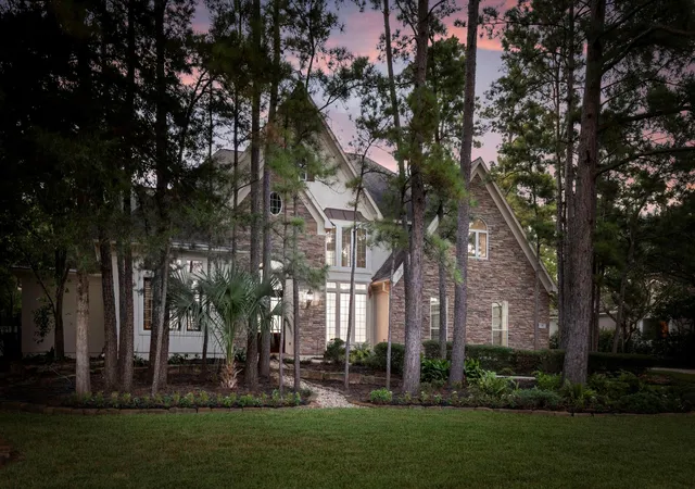 Photo 2 of Mansion for sale at 39 W Bracebridge Cir, The Woodlands, TX 77382 | MLS# 64538339 | Listing updated on 2026-08-29
