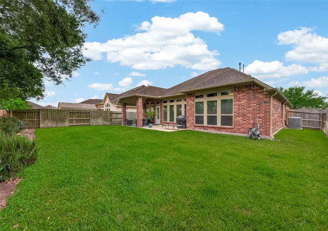 Homes for sale in Pearland, TX | 2807 Field Hollow Dr, Pearland, TX 77584 | MLS# 82541837