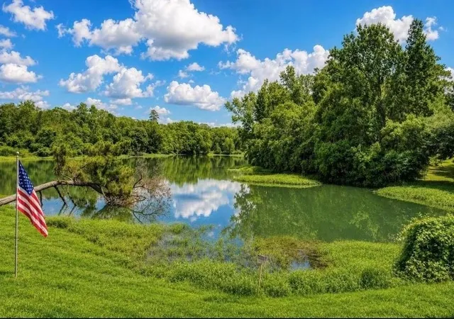13th image of 520 Lakeshore Dr, Cleveland, TX 77327 | MLS# 39624652