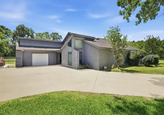 2nd image of 151 Tweedy Ln, Sweeny, TX 77480 | MLS# 19486286