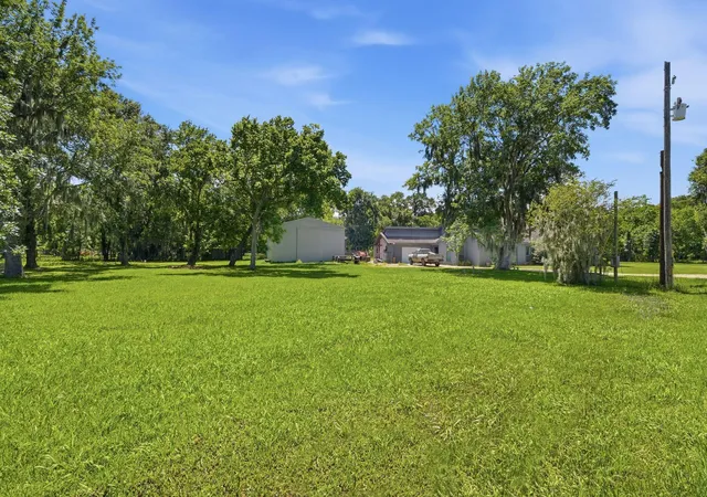Photo 4 of Single family home for sale at 151 Tweedy Ln, Sweeny, TX 77480 | MLS# 19486286 | Listing updated on 2026-09-28