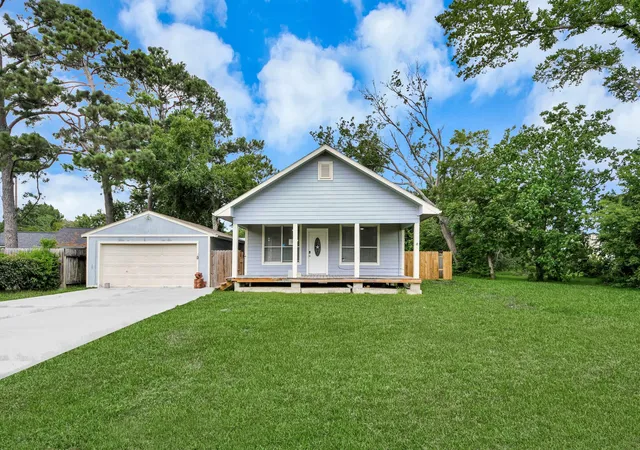 Homes for sale in La Porte, TX | 114 N Holmes St, La Porte, TX 77571 | MLS# 37203862