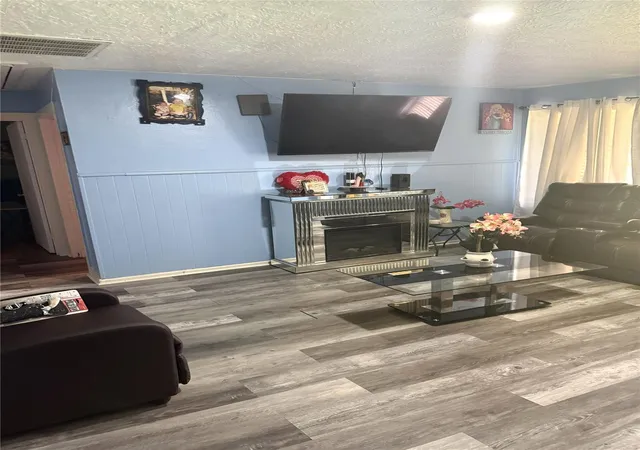 Photo 3 of Single family home for sale at 8429 Flintridge, Houston, TX 77028 | MLS# 5769565 | Listing updated on 2026-06-25