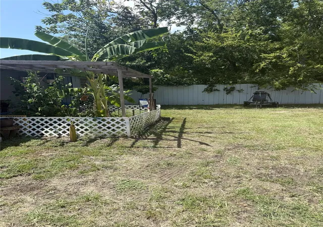 Photo 3 of Single family home for sale at 8429 Flintridge, Houston, TX 77028 | MLS# 5769565 | Listing updated on 2026-06-25