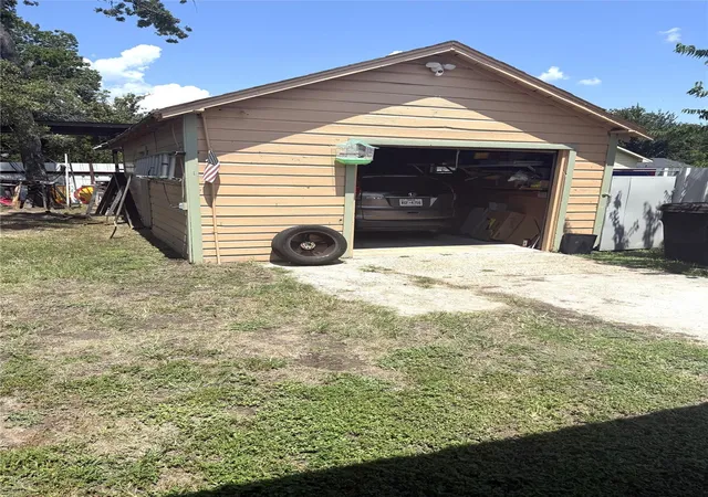 Photo 4 of Single family home for sale at 8429 Flintridge, Houston, TX 77028 | MLS# 5769565 | Listing updated on 2026-06-25