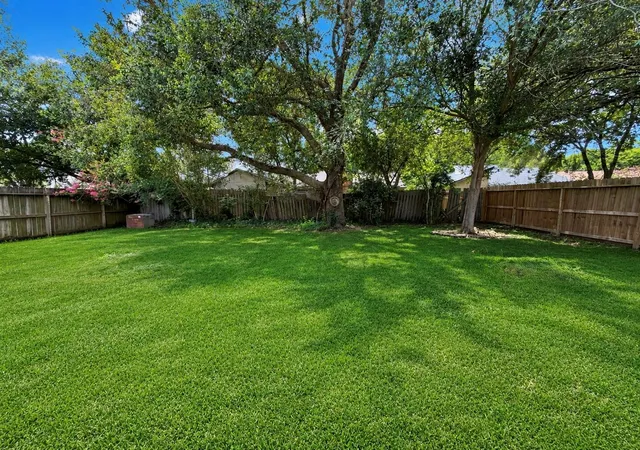 23rd image of 14 Sarita Rd, Angleton, TX 77515 | MLS# 86117406