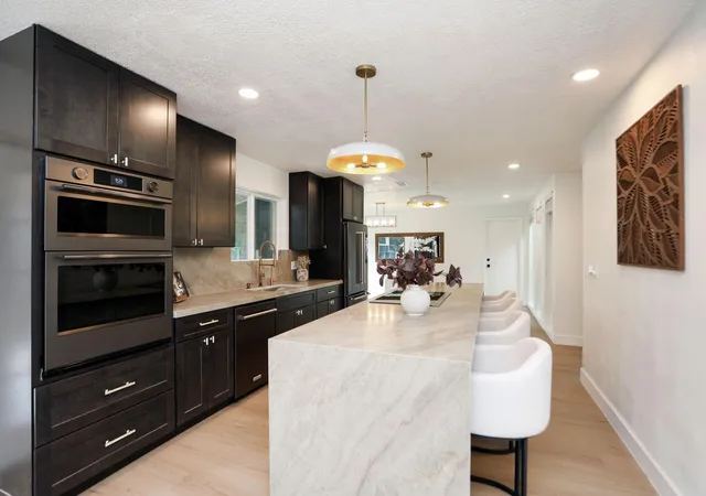 2nd image of 1315 Warwickshire Dr, Houston, TX 77077 | MLS# 67796026