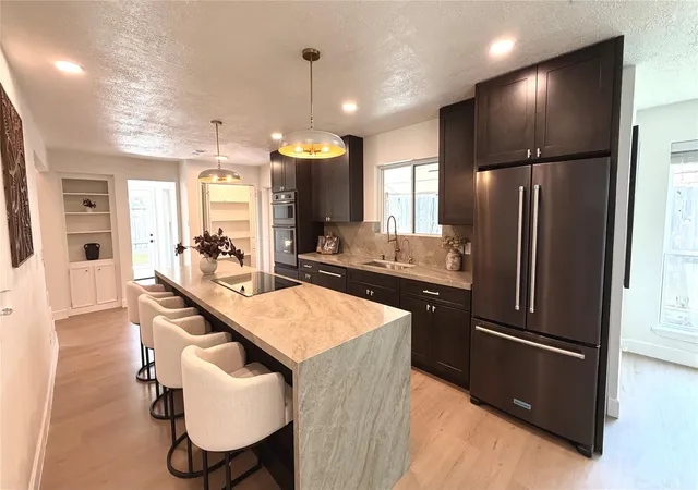 4th image of 1315 Warwickshire Dr, Houston, TX 77077 | MLS# 67796026