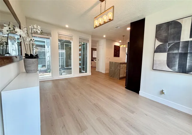 5th image of 1315 Warwickshire Dr, Houston, TX 77077 | MLS# 67796026