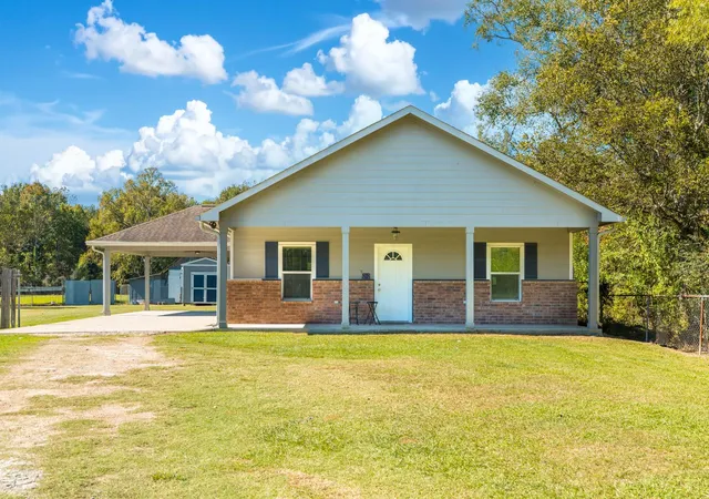 Photo 3 of Single family home for sale at 816 Martin Luther King Rd, Liberty, TX 77575 | MLS# 23567676 | Listing updated on 2026-08-21