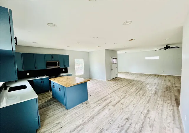 3rd image of 602 Big Deer Dr, Crosby, TX 77532 | MLS# 90522513