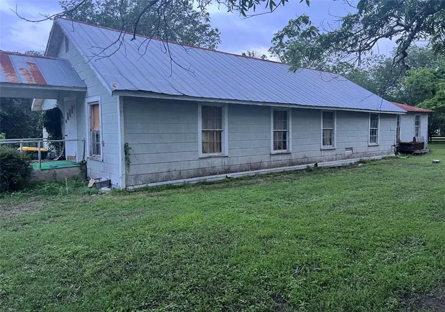 Homes for sale in Gonzales, TX | 1121 N College St, Gonzales, TX 78629 | MLS# 97533789
