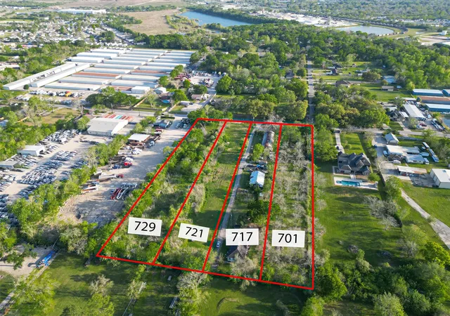 8th image of 701 Crenshaw Rd, Houston, TX 77504 | MLS# 67792697